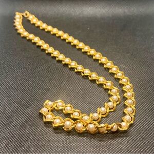 Vintage 1980's Elegant‎ Signed Napier Gold Tone Link Faux Pearl Necklace